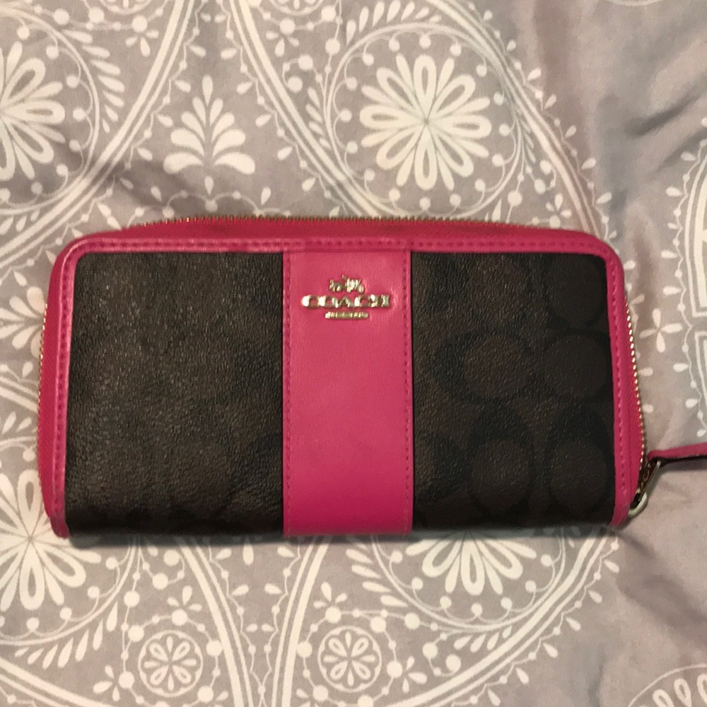 Coach Accordion Wallet
